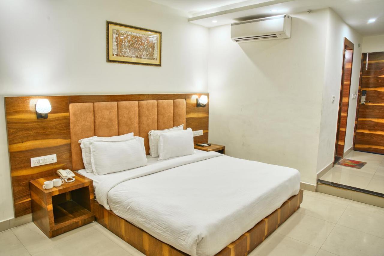 Height View Residency Hotel Dehradun Bagian luar foto