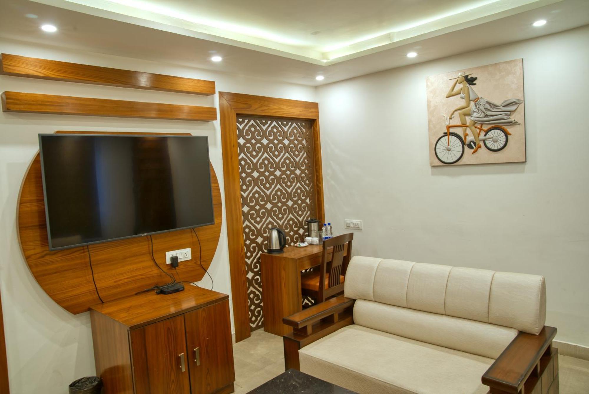 Height View Residency Hotel Dehradun Bagian luar foto