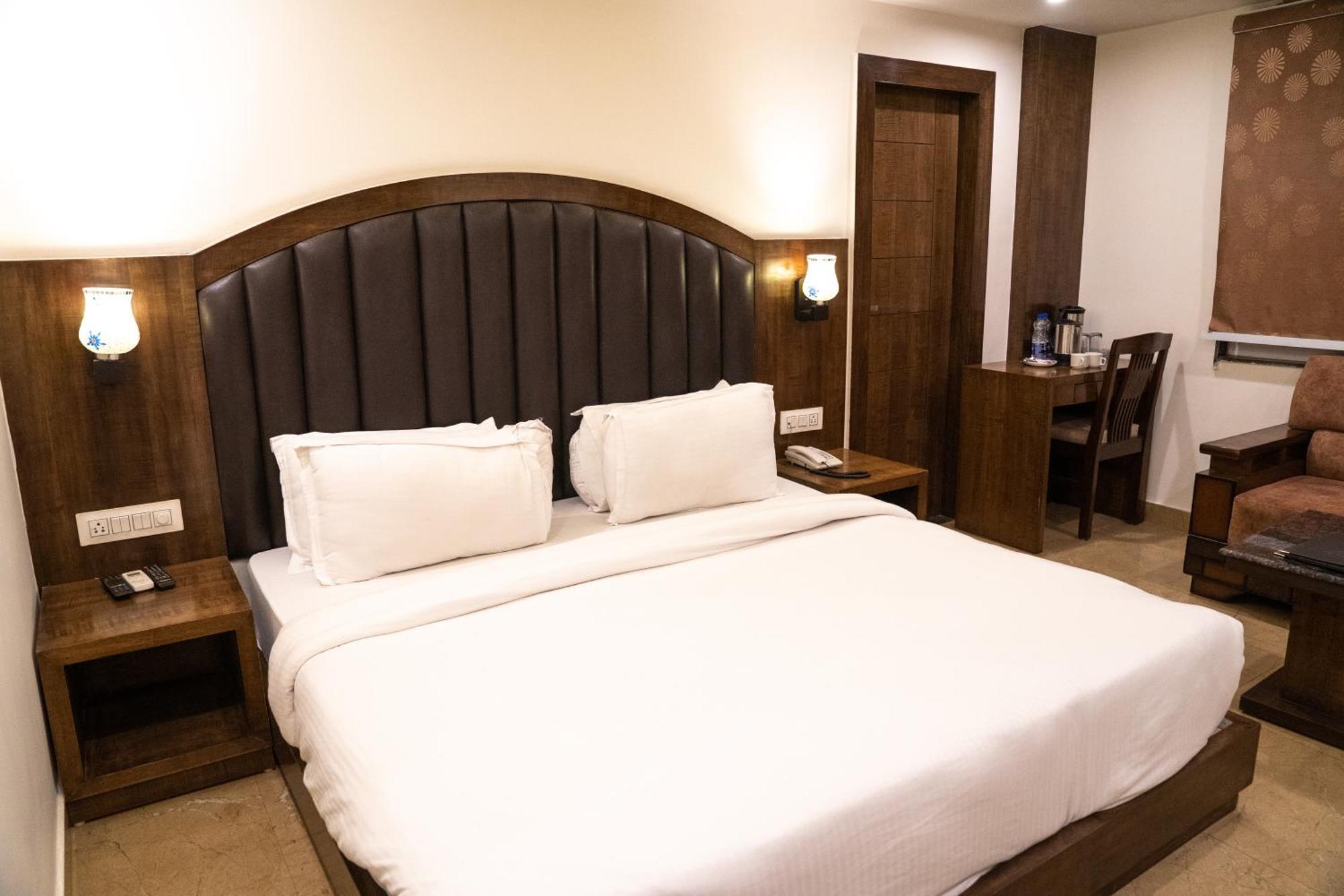Height View Residency Hotel Dehradun Bagian luar foto